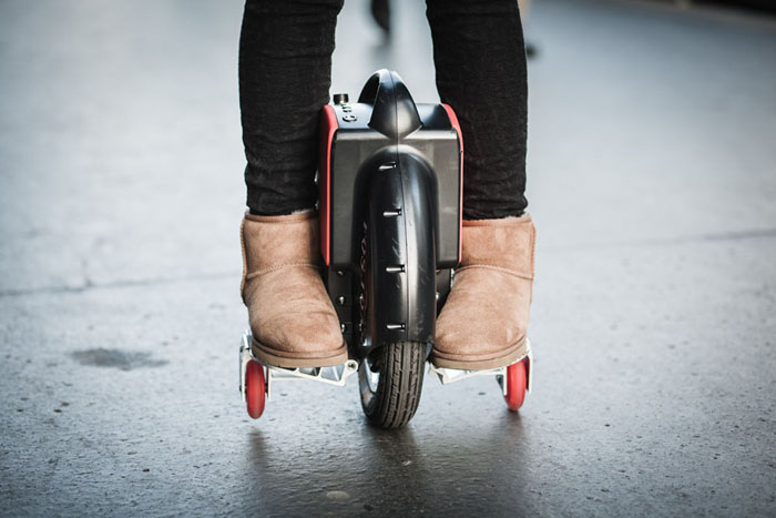 self-balancing one wheel electric scooter