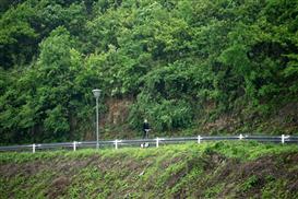 Fosjoas V9 electric unicycle wheel in the big forest roads